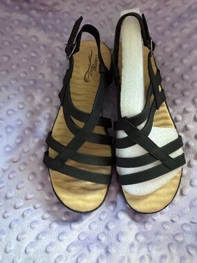 easy street Black Strappy Slingback Sandals, new with box, 9 wide